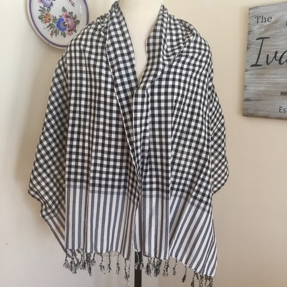 Accessories - Checkered Tassel Scarf from India